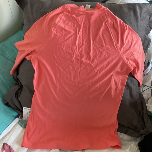 Lululemon rash guard short sleeve top - Picture 5 of 6